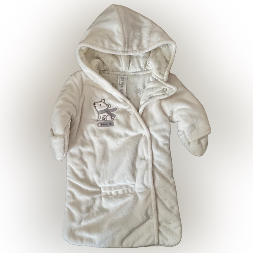 Super soft and cozy newborn hooded bunting by Just One You made by Carter’s 🤍